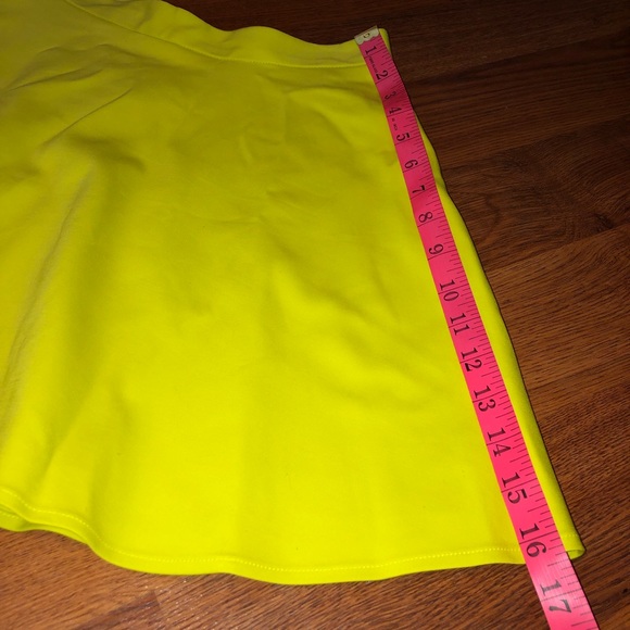 Club Monaco Ani Skirt in ‘Parakeet’ - Picture 5 of 7